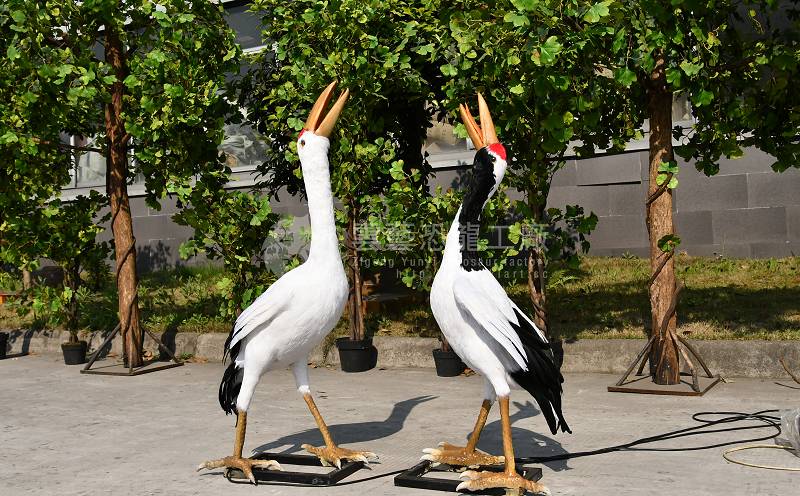 Simulated animal - Red Crowned Crane