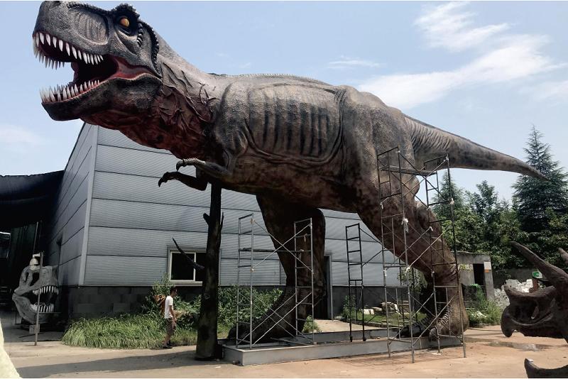 25 meter long simulated dinosaur - Tyrannosaurus Rex