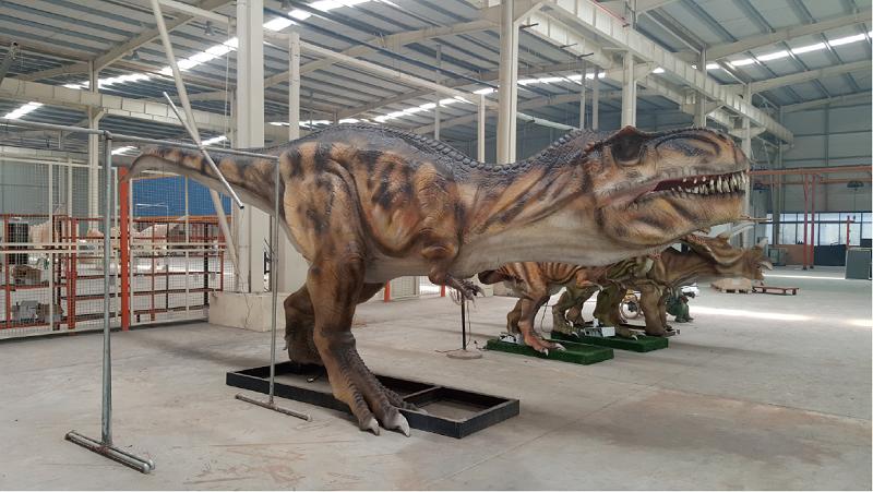 8 meter long simulated dinosaur - Tyrannosaurus Rex